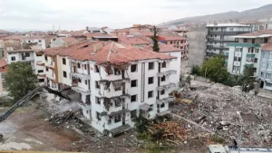 Riskli Bina Şikayet Nasıl Edilir? 2026 Güncel Başvuru, İtiraz ve Yıkım Süreci Rehberi