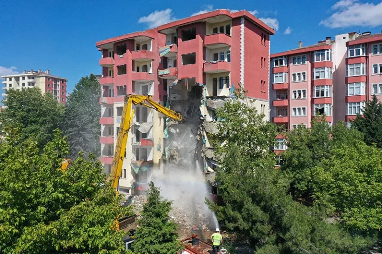 Riskli Bina Nasıl Anlaşılır? 2026 Güncel Tespit, Şikayet ve Kentsel Dönüşüm Rehberi