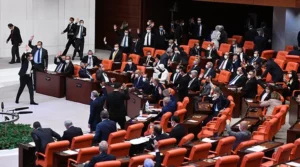 Kentsel Dönüşümün Siyaset Üzerindeki Etkileri Sosyo-Mekansal Değişim ve Seçmen Tercihleri Analizi